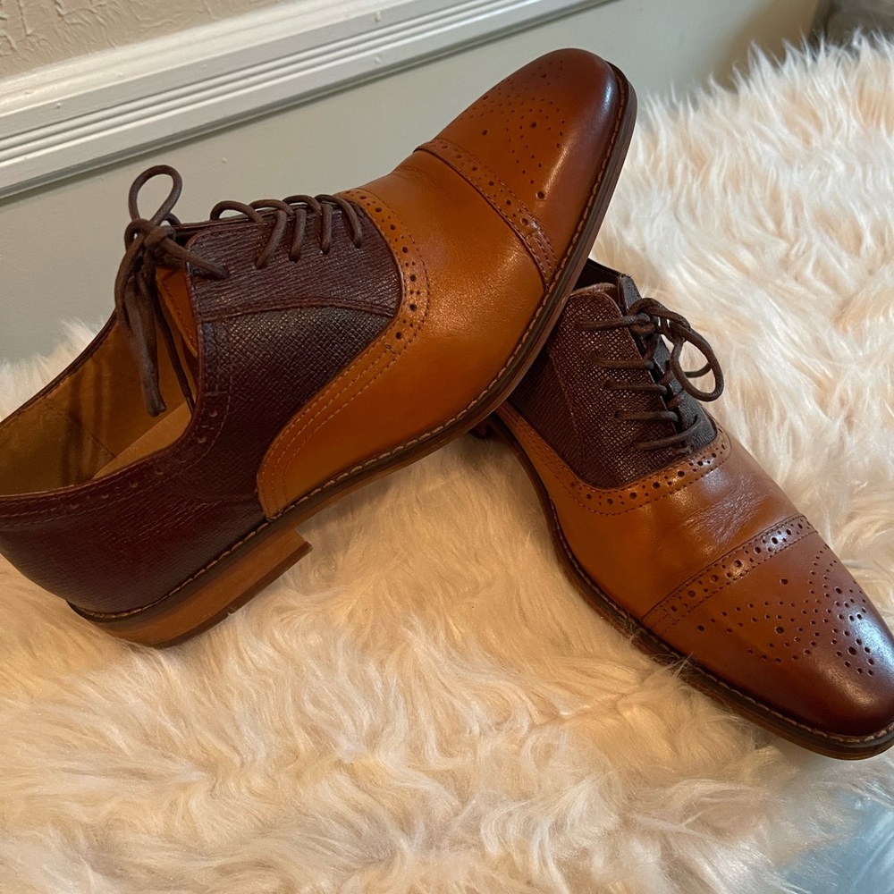 Bespoke Mens LaMilano size 10, excellent for date night or church!👏🏽